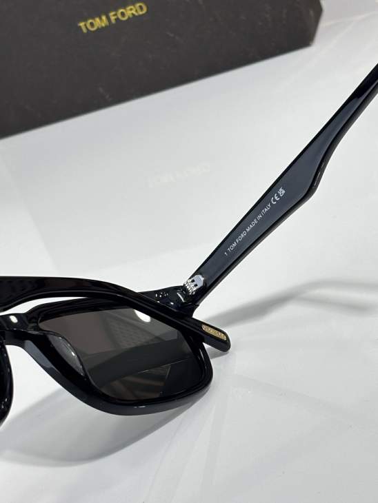 Picture of Tom Ford Sunglasses _SKUfw76300785fw